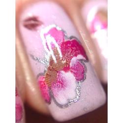 Design med Folie og Blossom - Step By Step nail art